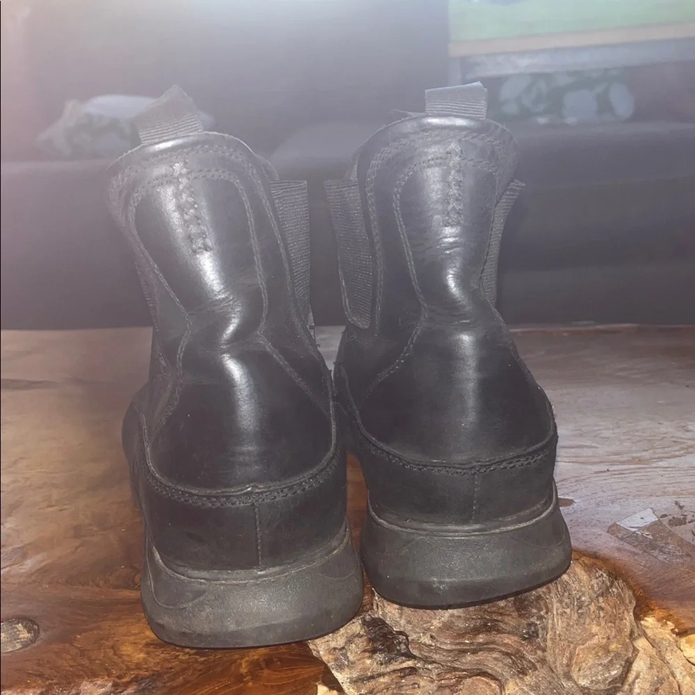 Men’s Sorel Black Leather Hood River Boots Size 10